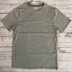 Layer 8 Performance Qwick-Dry Gray Tee Shirt. Size Medium.